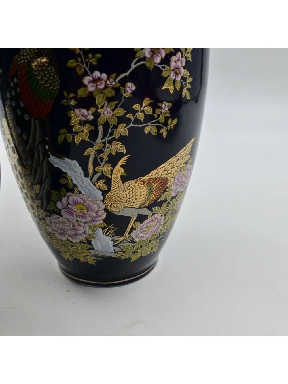 Japanese Set Of Porcelain Peacock Vases And Ginger Jar Vintage Set Of 3